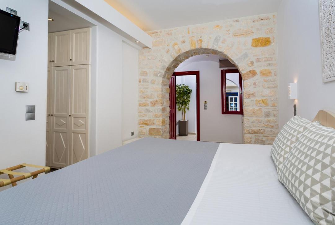 Katerina Mare Aparthotel เนาซา ภายนอก รูปภาพ